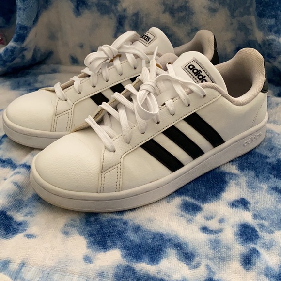 Adidas size 7.5 cloudfoam white black mint condition - Picture 3 of 6